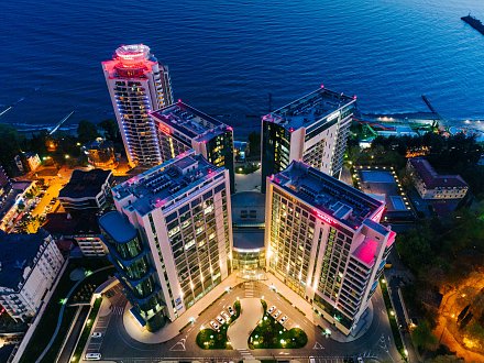 Отели 5 и 4 звезды Pullman & Mercure Сочи Центр