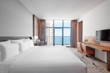 Номер Superior Suite, с видом на море - с двуспальной кроватью и диваном